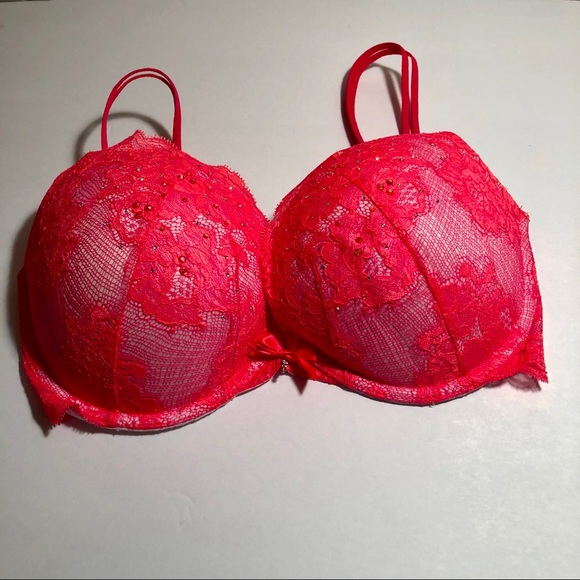 Victoria's Secret Other - Victoria’s Secret very sexy push up bra 34DD